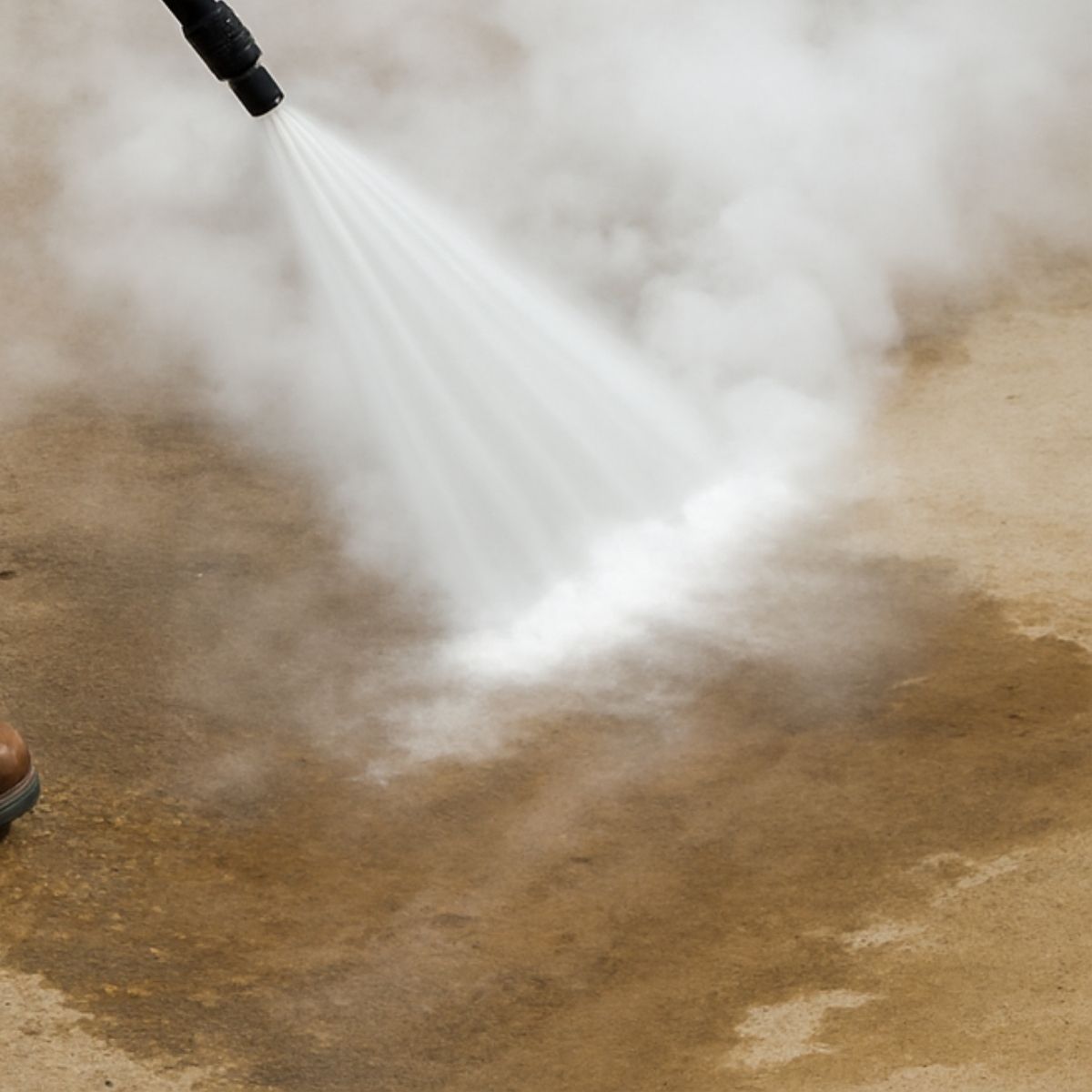 Hot water pressure cleaning on a Gold Coast commercial property