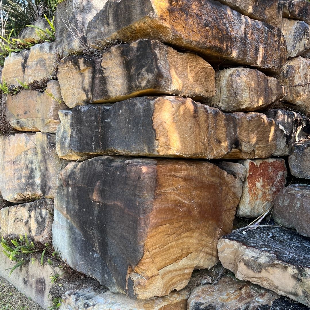 Retaining wall cleaning on a Gold Coast property