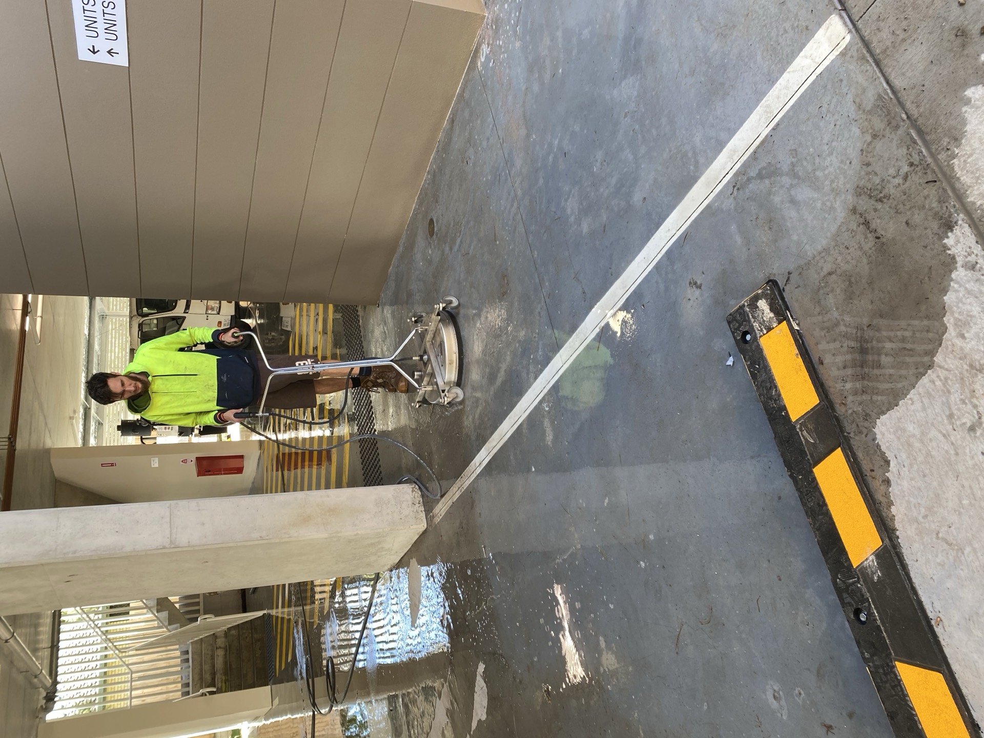 High pressure cleaning Gold Coast - hero section